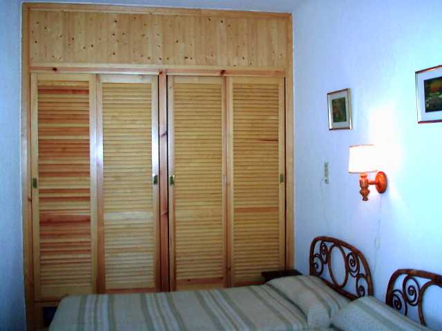 bed room with 2 singel beds